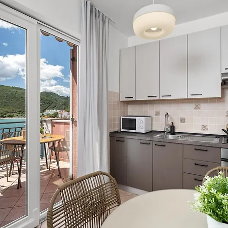 Apartment 2 *